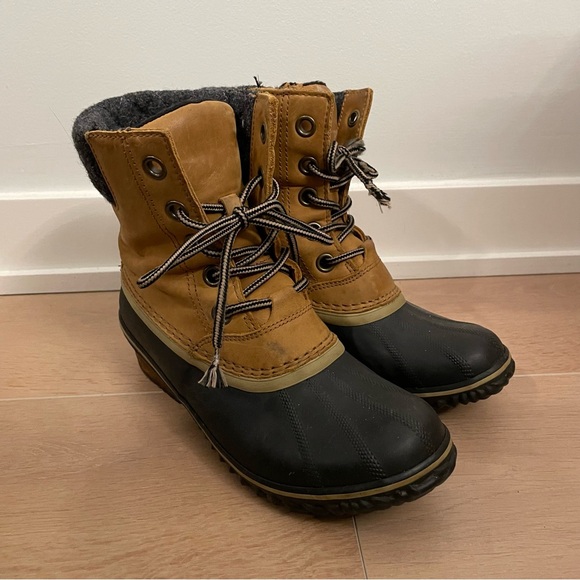 Sorel Shoes - 🎊HOST PICK🎊 SOREL Tan and Black Winter Boots